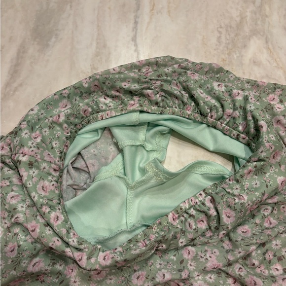 Sage Green and Pink Floral Streetwear Society Mini Skirt / Skort. Size Small. - Picture 4 of 5